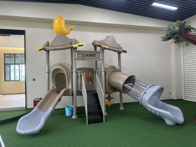 Explore a nossa sala de exposições abrangente 3 fabricantes de equipamentos para parques infantis comerciais