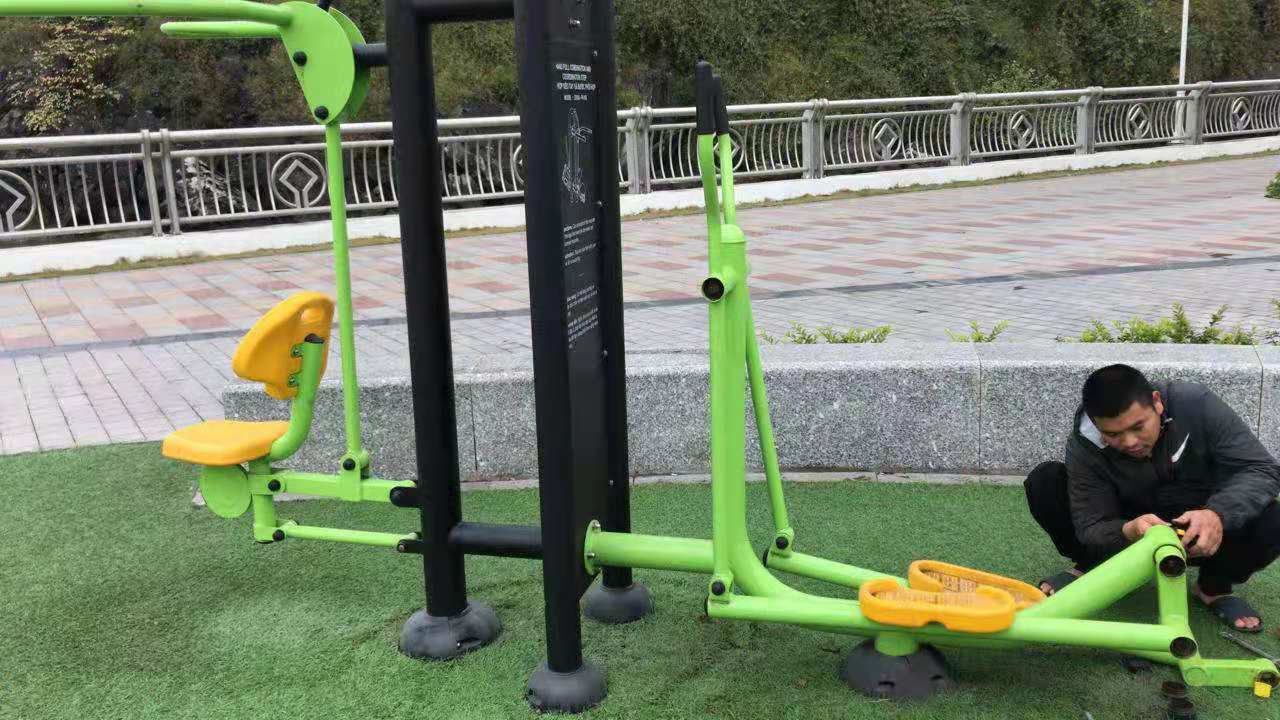 Commercial Outdoor Fitness Equipment